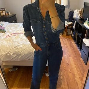 Super cute denim jumpsuit!! Worn once!
